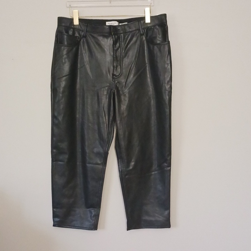 Abercrombie & Fitch Vegan Leather Ankle Straight Pant Ultra High-Rise, Size 34